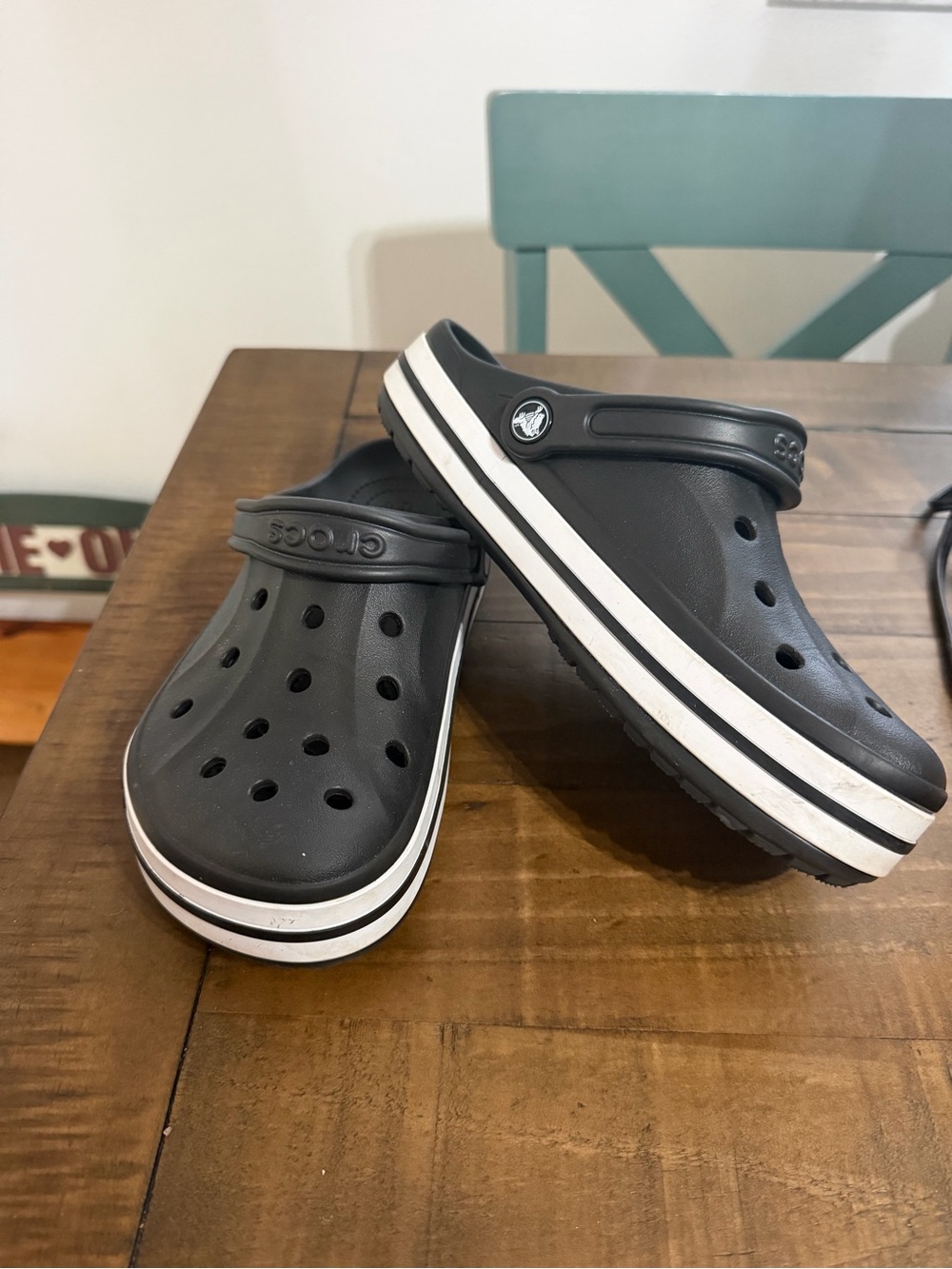 Crocs Crocband Women’s Slip On Clog Black/White Comfort Breathable Size 9